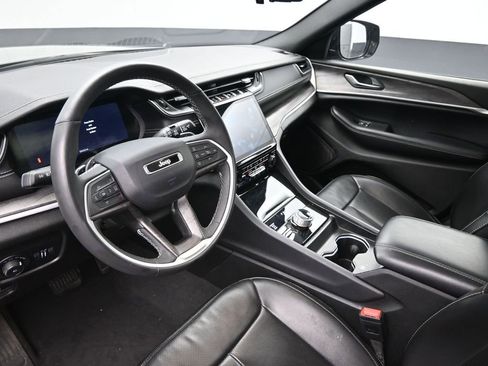 Used 2024 Jeep Grand Cherokee L Limited w/ Luxury Tech Group II AWD/4WD image 19