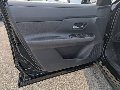 New 2026 Nissan Kicks SV image 11