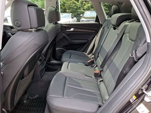 Certified 2025 Audi Q5 2.0T Premium Plus w/ Premium Plus Package AWD/4WD image 10