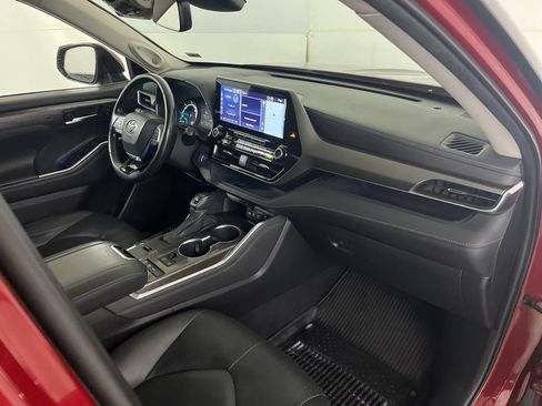 Used 2021 Toyota Highlander Limited AWD/4WD image 24