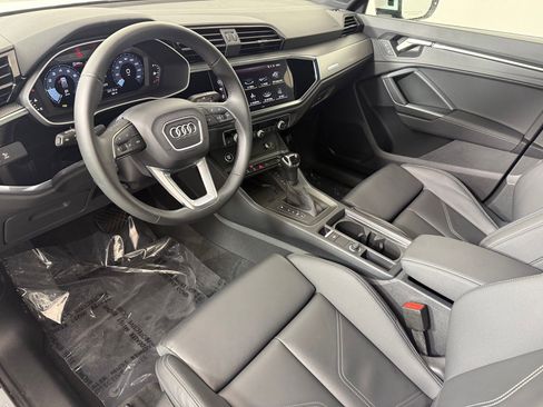 Certified 2025 Audi Q3 2.0T Premium w/ Convenience Package image 4