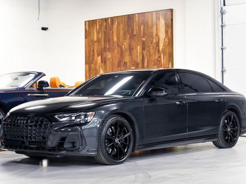 Used 2022 Audi S8 AWD/4WD image 2