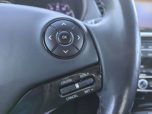 Used 2015 Kia K900 Luxury image 35