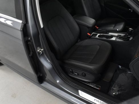 Used 2020 Volkswagen Passat 2.0T SEL image 15