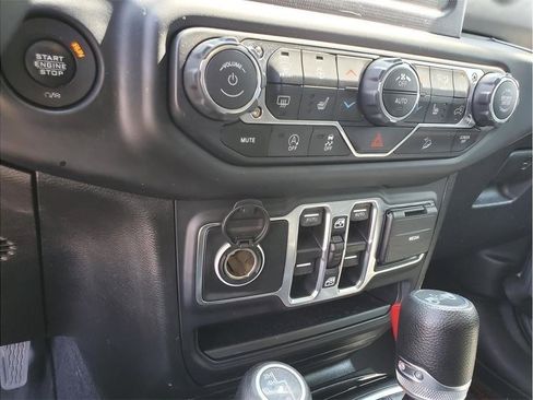 Used 2019 Jeep Wrangler Unlimited Sport S AWD/4WD image 24
