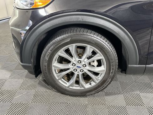 Used 2022 Ford Explorer Limited w/ Equipment Group 301A RWD image 11