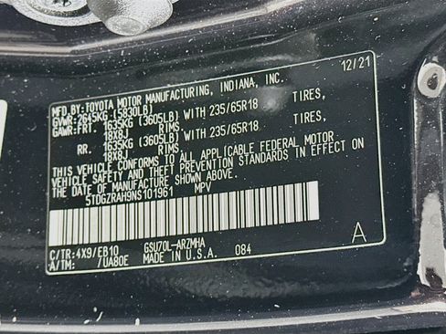 Used 2022 Toyota Highlander XLE FWD image 12