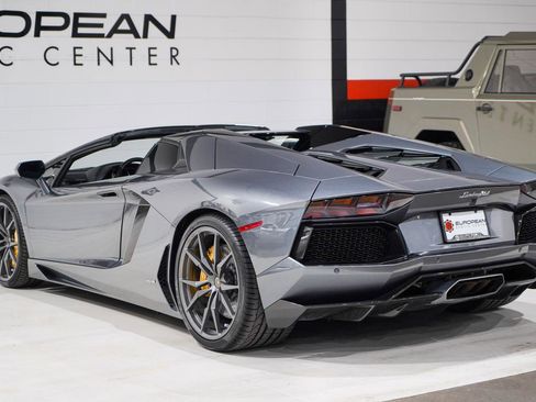 Used 2014 Lamborghini Aventador LP 700-4 image 40