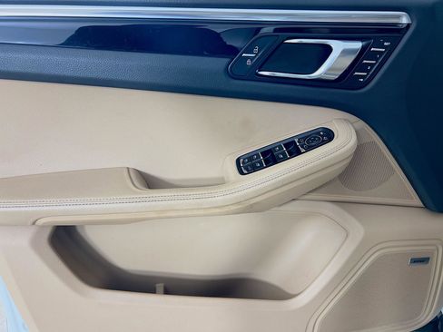 Used 2020 Porsche Macan S image 18