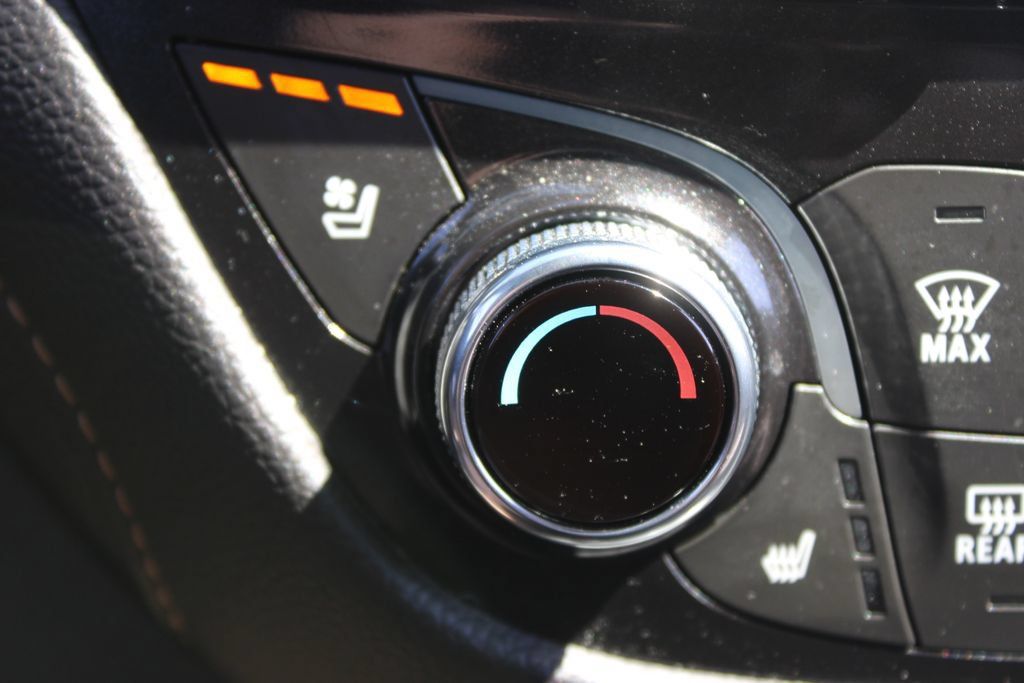 Used 2023 Chevrolet Equinox Premier AWD/4WD image 48