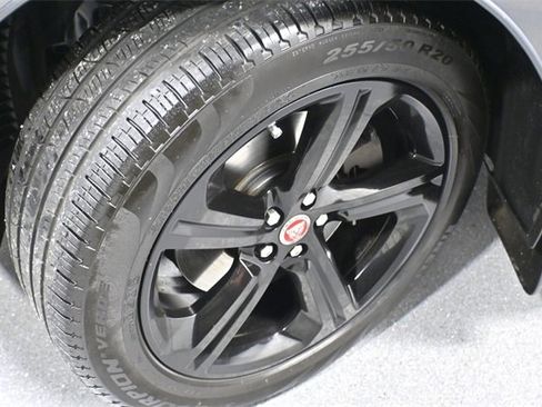 Used 2017 Jaguar F-PACE R-Sport image 10