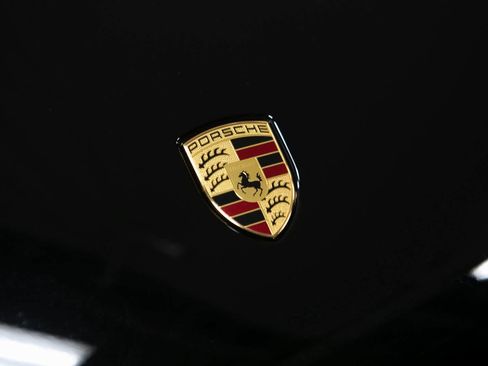 Certified 2025 Porsche Macan image 35