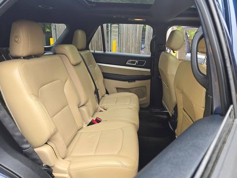 Used 2016 Ford Explorer XLT w/ Equipment Group 202A AWD/4WD image 14