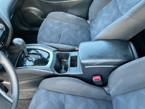 Used 2015 Nissan Rogue S FWD image 26