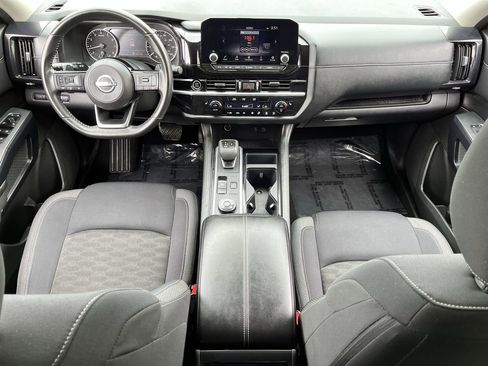 Used 2023 Nissan Pathfinder SV AWD/4WD image 7