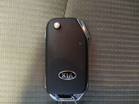 Used 2020 Kia Forte LXS image 32