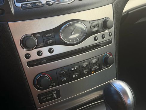 Used 2011 INFINITI G37 Journey w/ Premium Pkg image 13