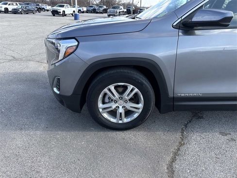 Used 2021 GMC Terrain SLE w/ LPO, Floor Liner Package image 32