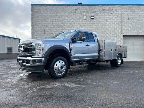 New 2026 Ford F550 4x4 Supercab Super Duty w/ XLT Value Package image 3