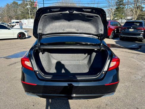 Used 2018 Honda Accord LX image 32