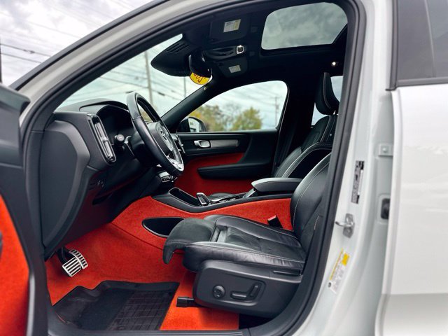 Used 2021 Volvo XC40 T5 R-Design AWD/4WD image 11