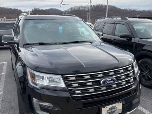 Used 2017 Ford Explorer XLT w/ Equipment Group 202A image 2