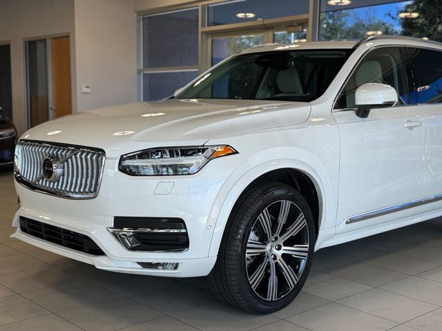 Used 2024 Volvo XC90 B5 Plus w/ Protection Package Premier AWD/4WD image 3
