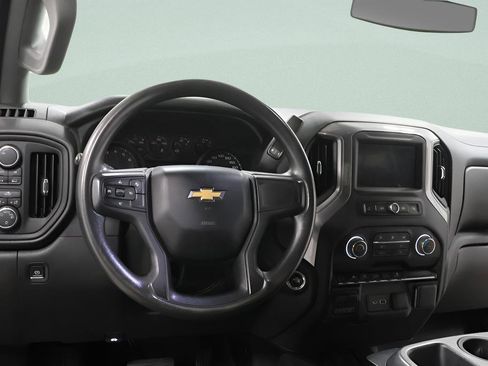 Used 2023 Chevrolet Silverado 1500 Custom AWD/4WD image 9