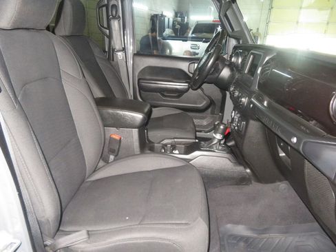 Used 2019 Jeep Wrangler Unlimited Sport AWD/4WD image 31