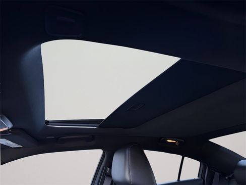 Used 2021 Dodge Charger SXT w/ Leather Interior Group image 19