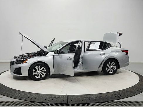 Used 2024 Nissan Altima 2.5 S FWD image 12