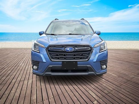 Used 2022 Subaru Forester Premium AWD/4WD image 2