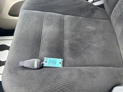 Used 2019 Dodge Grand Caravan SE w/ UConnect Hands-Free Group FWD image 31