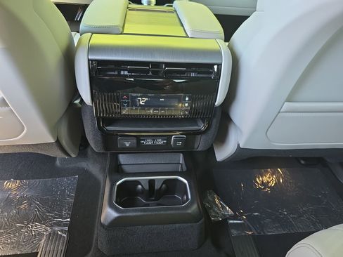 New 2026 Jeep Grand Wagoneer L Limited AWD/4WD image 33