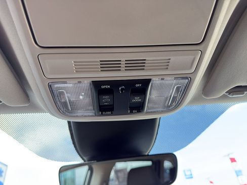 Used 2025 Honda Odyssey Touring image 28