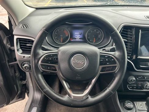 Used 2019 Jeep Cherokee Limited AWD/4WD image 16