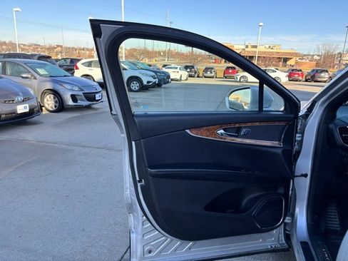 Used 2018 Lincoln MKX Reserve image 10