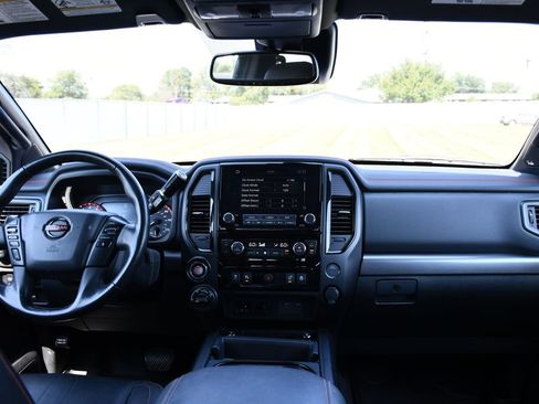 Used 2021 Nissan Titan PRO-4X w/ Pro-4x Convenience Package AWD/4WD image 20
