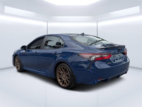 Used 2023 Toyota Camry SE image 5