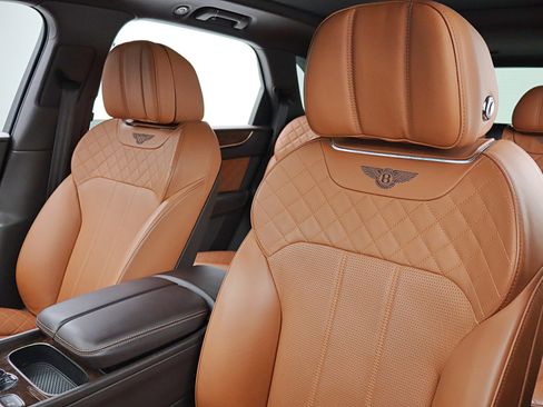Used 2019 Bentley Bentayga image 35