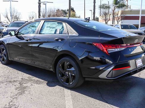 New 2026 Hyundai Elantra SEL Sport FWD image 8