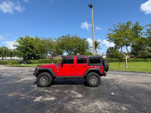 Used 2017 Jeep Wrangler Unlimited Rubicon w/ Connectivity Group image 6
