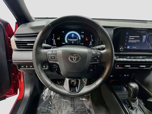 Used 2025 Toyota Camry SE w/ Convenience Package FWD image 11