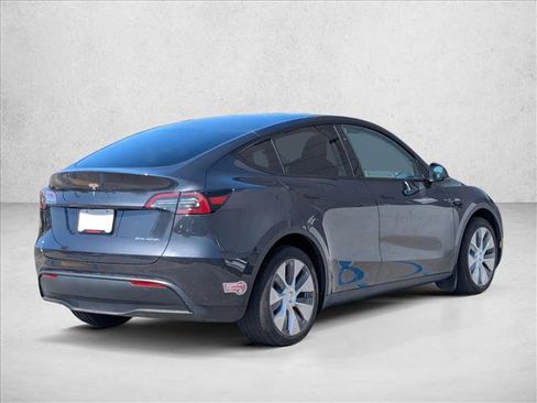 Used 2024 Tesla Model Y Long Range AWD/4WD image 5