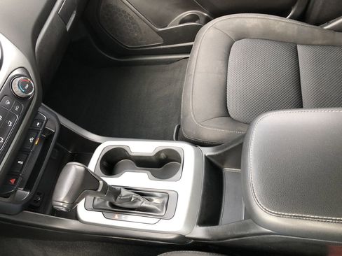 Used 2021 Chevrolet Colorado LT image 17