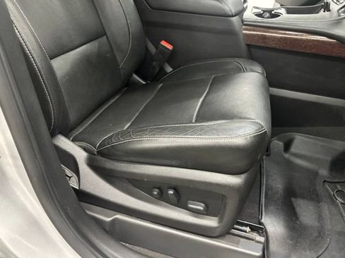 Used 2020 GMC Yukon XL SLT w/ Premium Edition AWD/4WD image 52