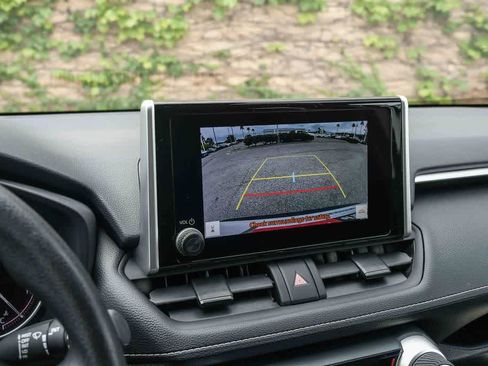 Certified 2025 Toyota RAV4 XLE FWD image 22