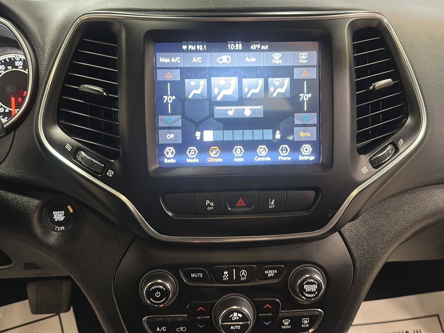 Used 2022 Jeep Cherokee Latitude Lux w/ Sun & Sound Group AWD/4WD image 21