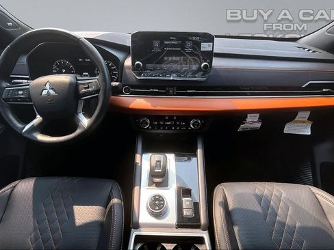 Used 2024 Mitsubishi Outlander SEL AWD/4WD image 16