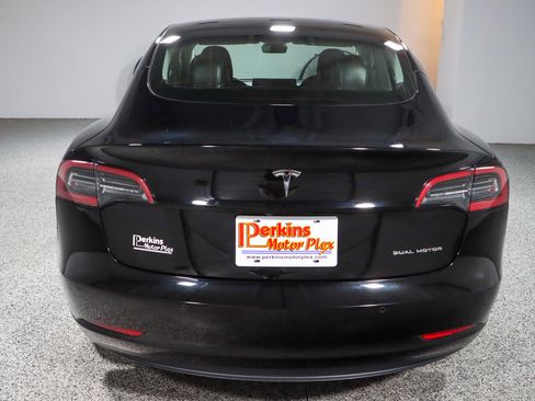 Used 2022 Tesla Model 3 Long Range AWD/4WD image 8